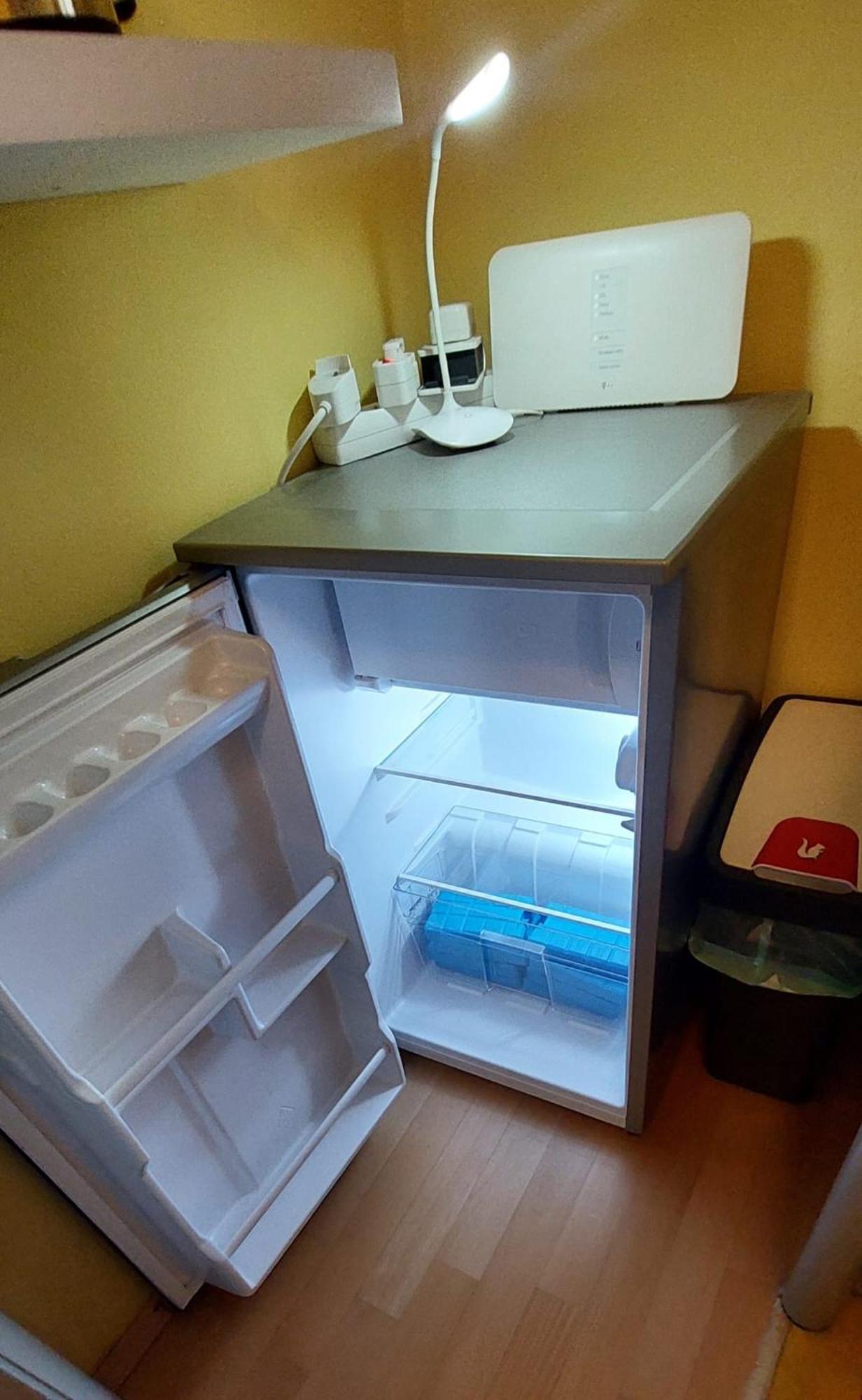 7 Min To Citycenter Subway U3 100m, Southside Singleroom Own Shower Wc, Tv, Dishes Fridge, Oven, Waterheater, Coffeemashine- Free C ,bike For Free , Next To River And Park, Many Restaurants And Supermarkets Around 200m, Nonsmoker ! München